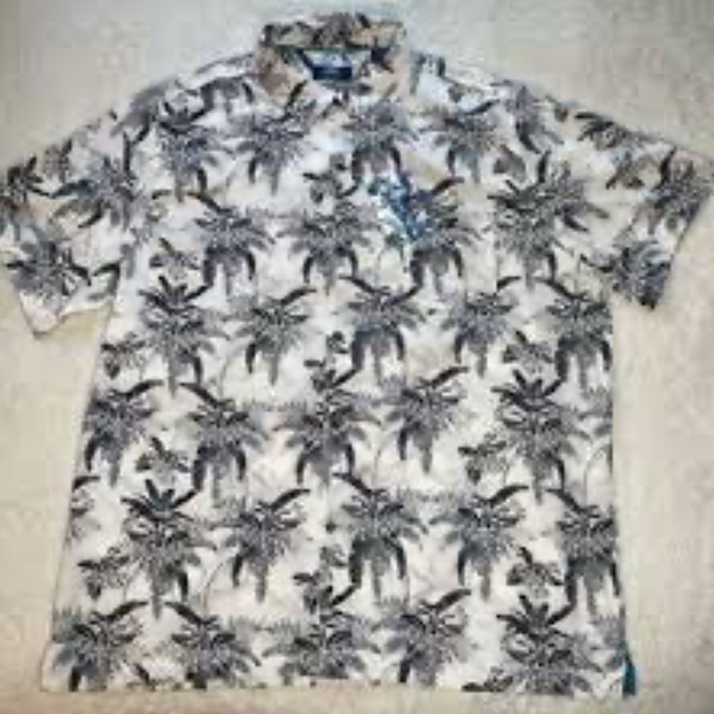 NWT Men’s Tropical Palm Print Casual Shirt